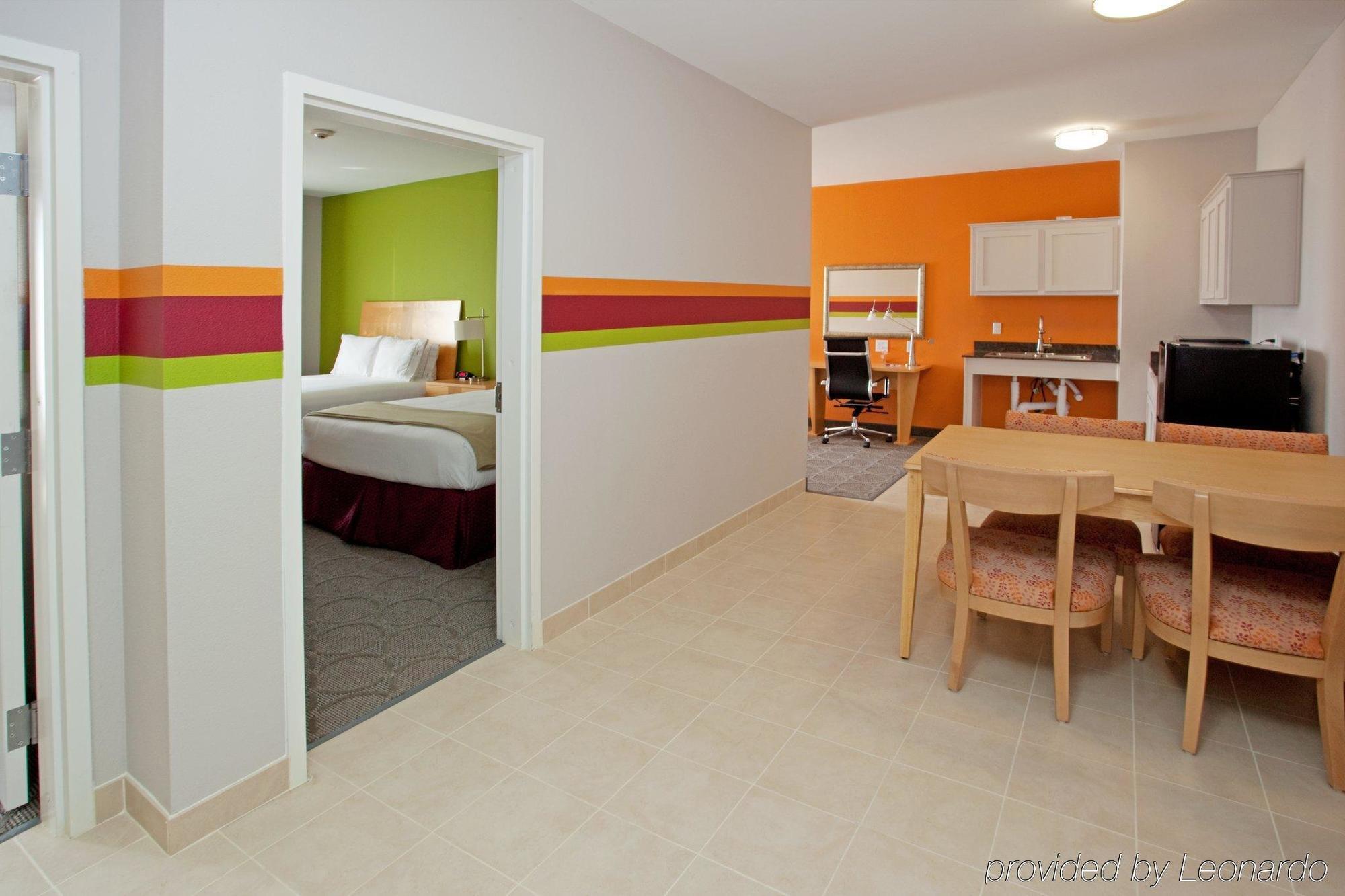 Holiday Inn Express Hotel & Suites Clute-Lake Jackson By Ihg Rom bilde